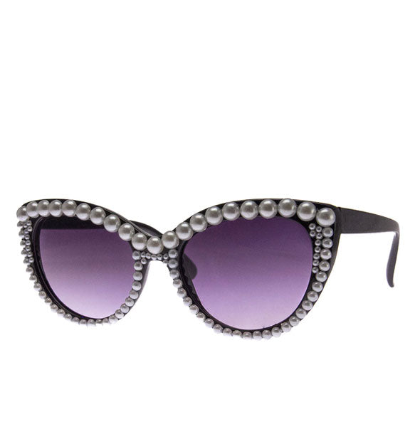 Black cat eye sunglasses with pearls covering the front