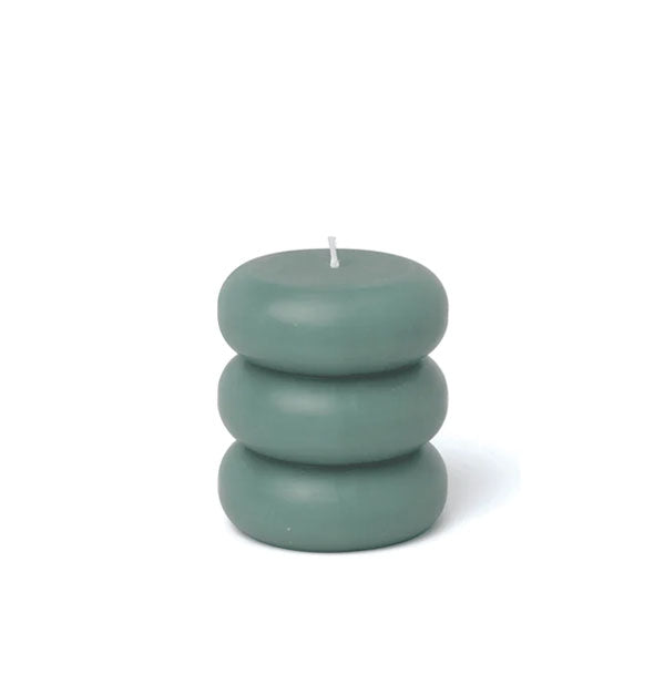 Green candle with three rounded tiers