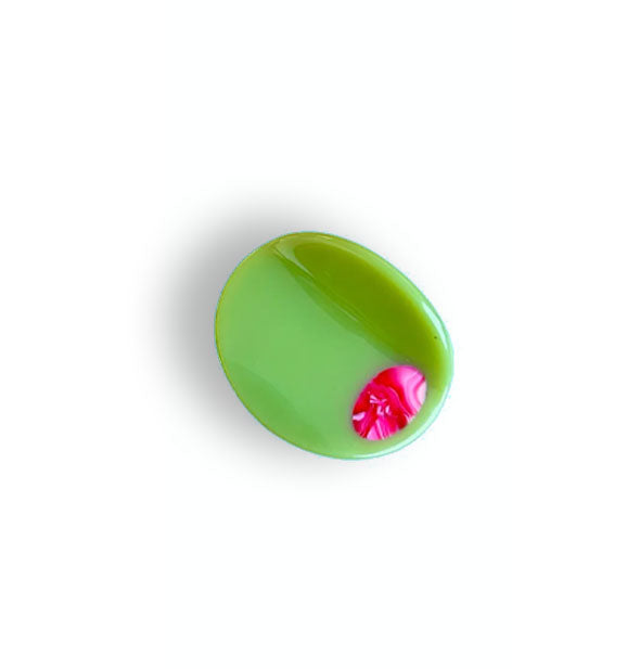 Round green olive hair clip with pink quartz-effect pimento stuffing detail