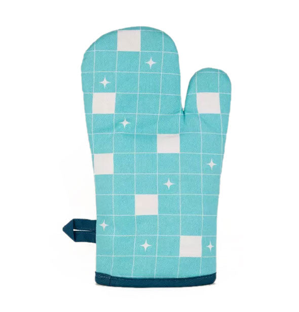 Light blue oven mitt with intermittent white checker print with stars and dark blue piping