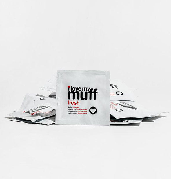 Contents of the I Love My Muff Fresh Wipes 25-count box