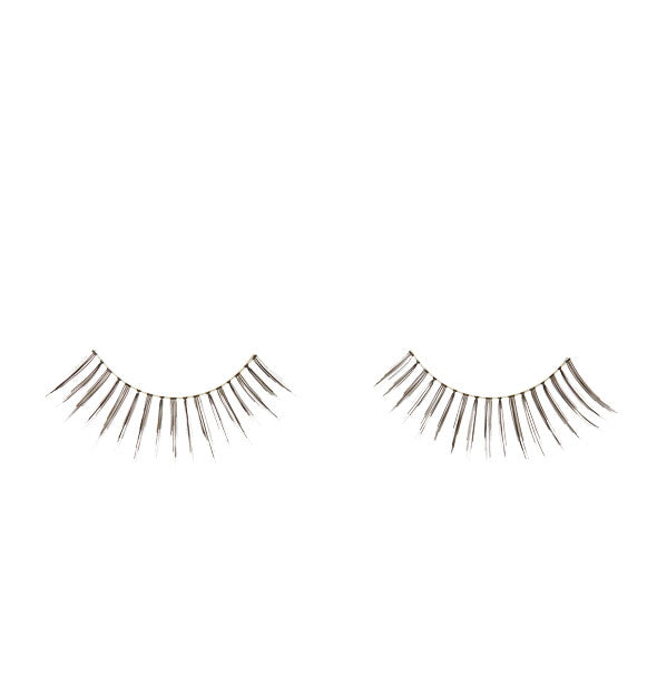 Pair of strip lashes with definition between each fiber cluster