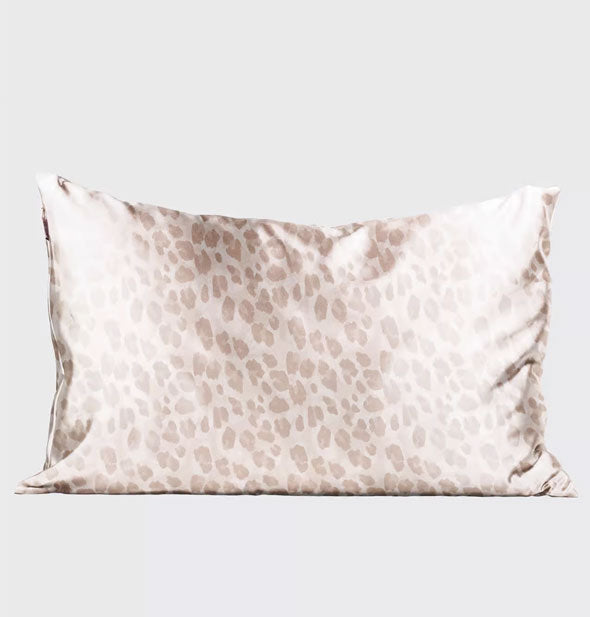 Satin pillowcase with rose gold leopard print