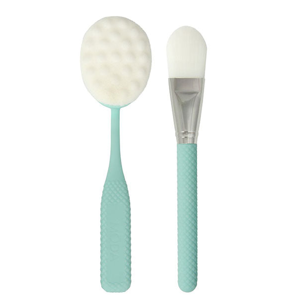Two-piece facial treatment applicators with white heads and faceted green handles
